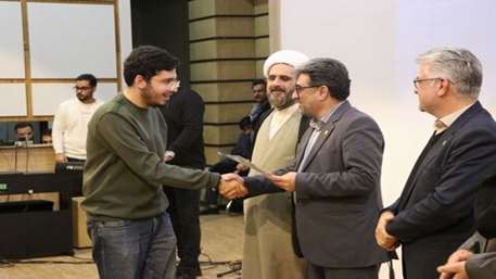  جشن ۱۶ آذر با تقدیر از ۸۰ نخبه دانشگاهی؛ دانشگاه علوم پزشکی سمنان میزبان دانشجویان سرافراز