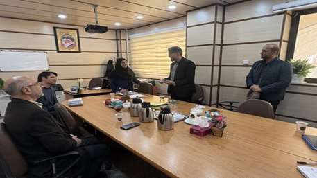  برگزاری نشست کارکنان حوزه دانشجویی و تجلیل از امین ارغانی به‌عنوان کارمند نمونه معاونت